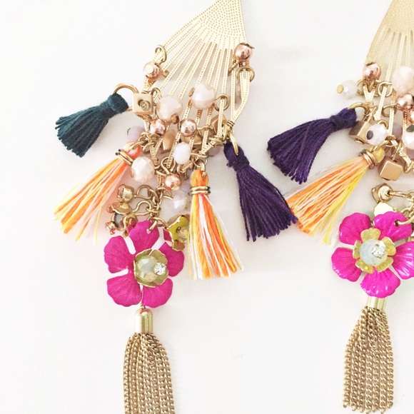 Express gold neon tassel flower earrings - Picture 2 of 4